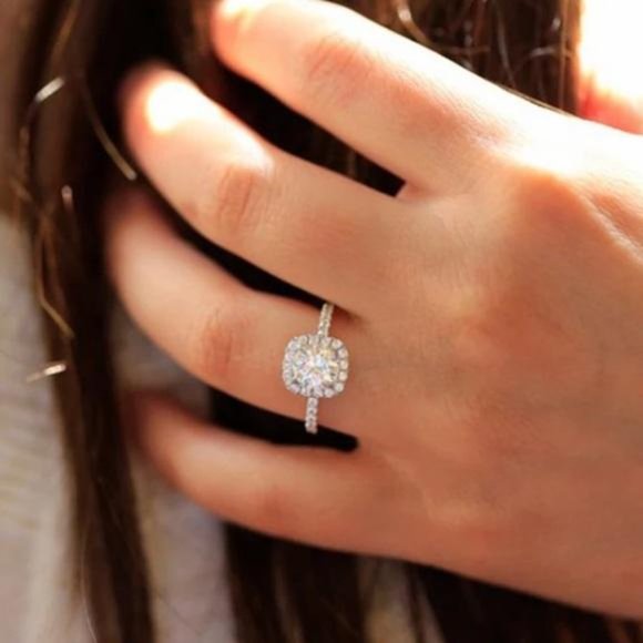 New White Sapphire 925 Sterling Silver Ring, cute Ring, shiny Ring. - Picture 2 of 4